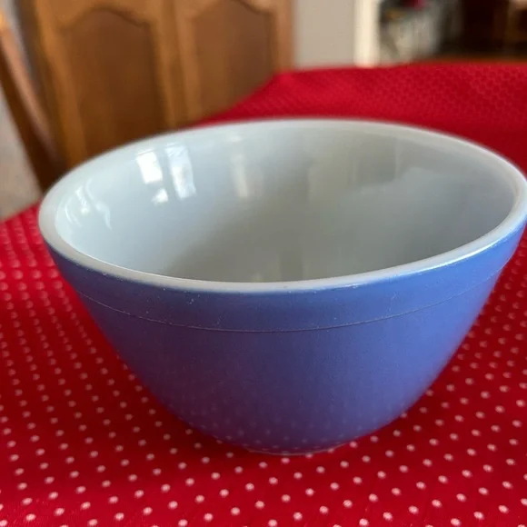 Vibrant Pyrex Mixing Bowl Set - Picture 7 of 8